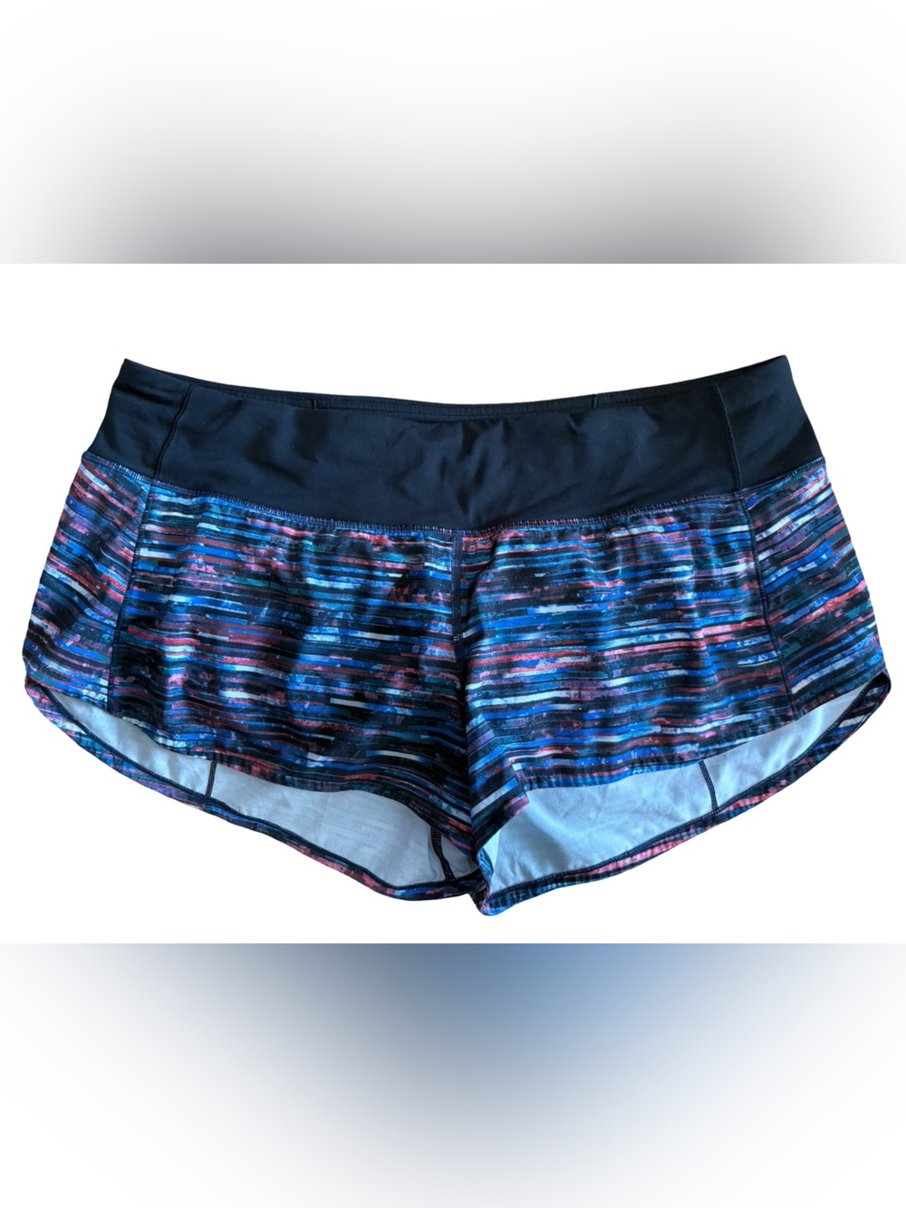 Lululemon Speed Up Short Hinshu Alpine White Multi / Black 2.5” inseam SIZE 10
